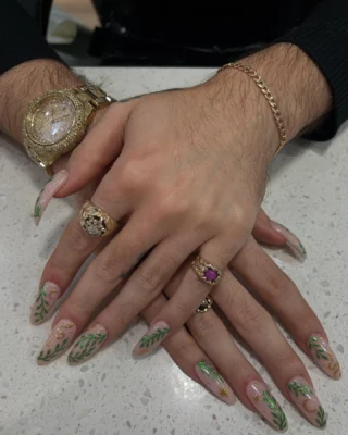 Image 19: #xcellentnailsalon #nailart #naildesign #nailstyle #prettynails #newnails #whitenails #beautynails #gelnailart #dippowder #dippowdernails #snsnails #snsdesign #goldenglowspany #nyc #manhattan #nycsnsnail